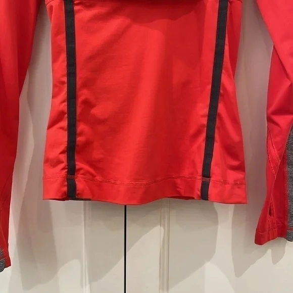 Lululemon Run: Cross Train Pullover Hooded Top—Red-Black -Gray—Barely Worn—4 - Picture 4 of 8